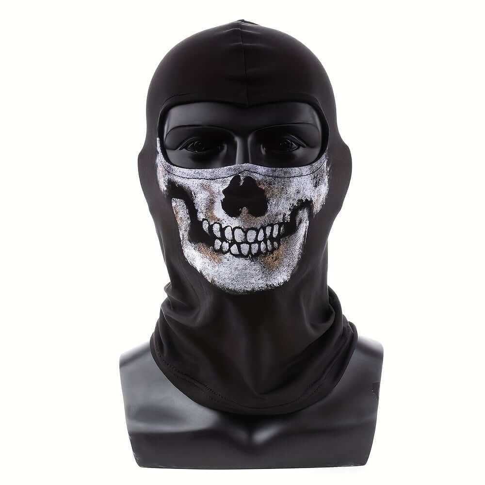 Ghostly Halloween Costume: Skull mask for spooky looks at Halloween parties.